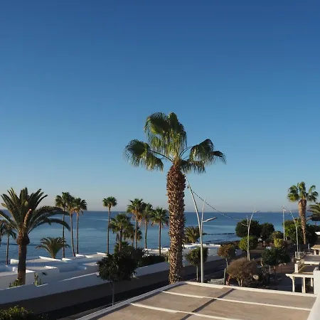 Sea View With Direct Access To Boulevard Apartamento