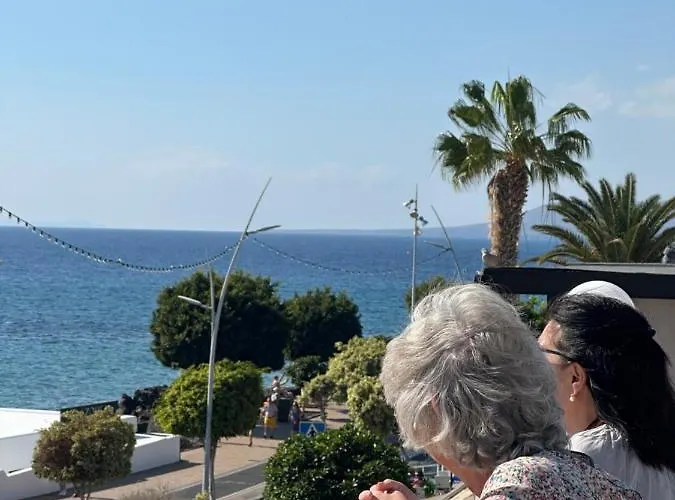 Sea View With Direct Access To Boulevard Puerto del Carmen (Lanzarote)