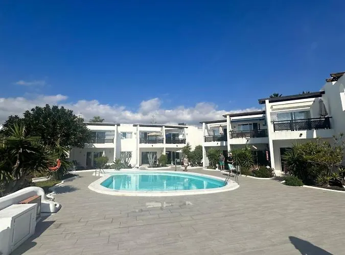 Sea View With Direct Access To Boulevard Apartment