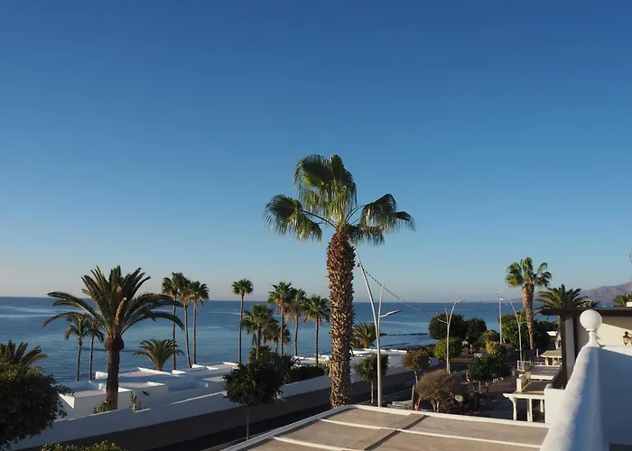 Sea View With Direct Access To Boulevard Lejlighed