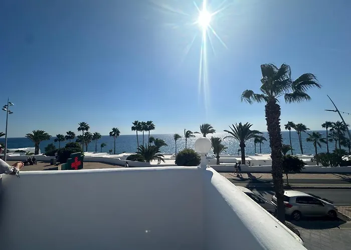 Sea View With Direct Access To Boulevard Apartment