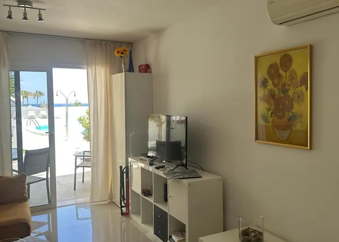 Sea View With Direct Access To Boulevard Apartment *