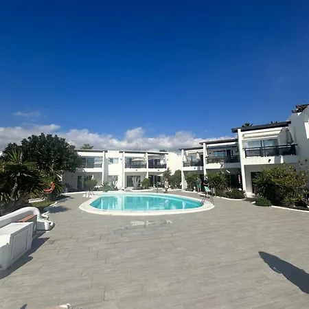 Sea View With Direct Access To Boulevard شقة