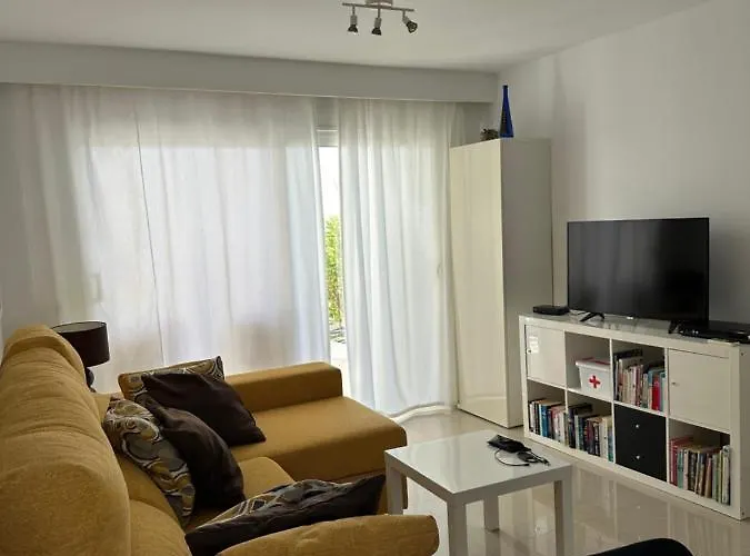 Sea View With Direct Access To Boulevard * 卡门港