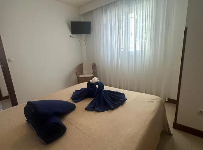 Sea View With Direct Access To Boulevard 卡门港